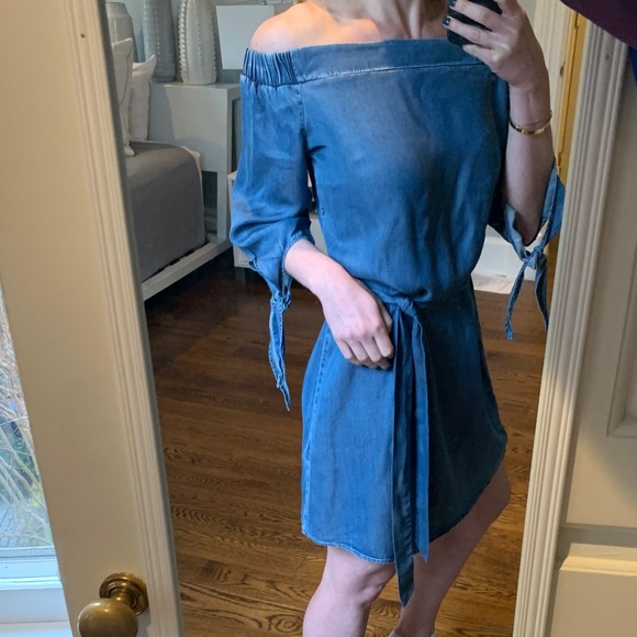 Off the Shoulder Chambray Dress - Picture 3 of 3